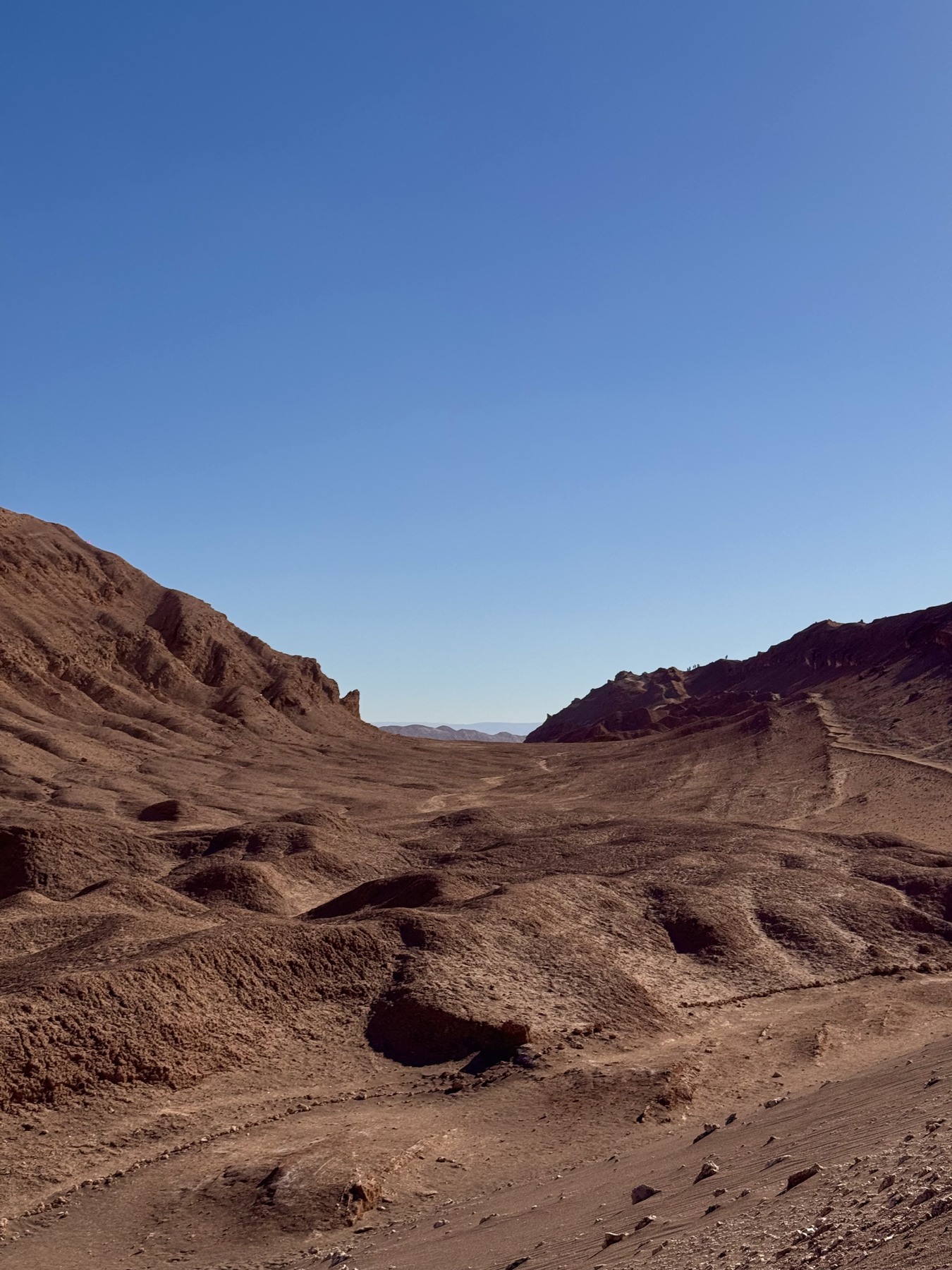 Rocky walking route through Valle de la Luna in Chile
