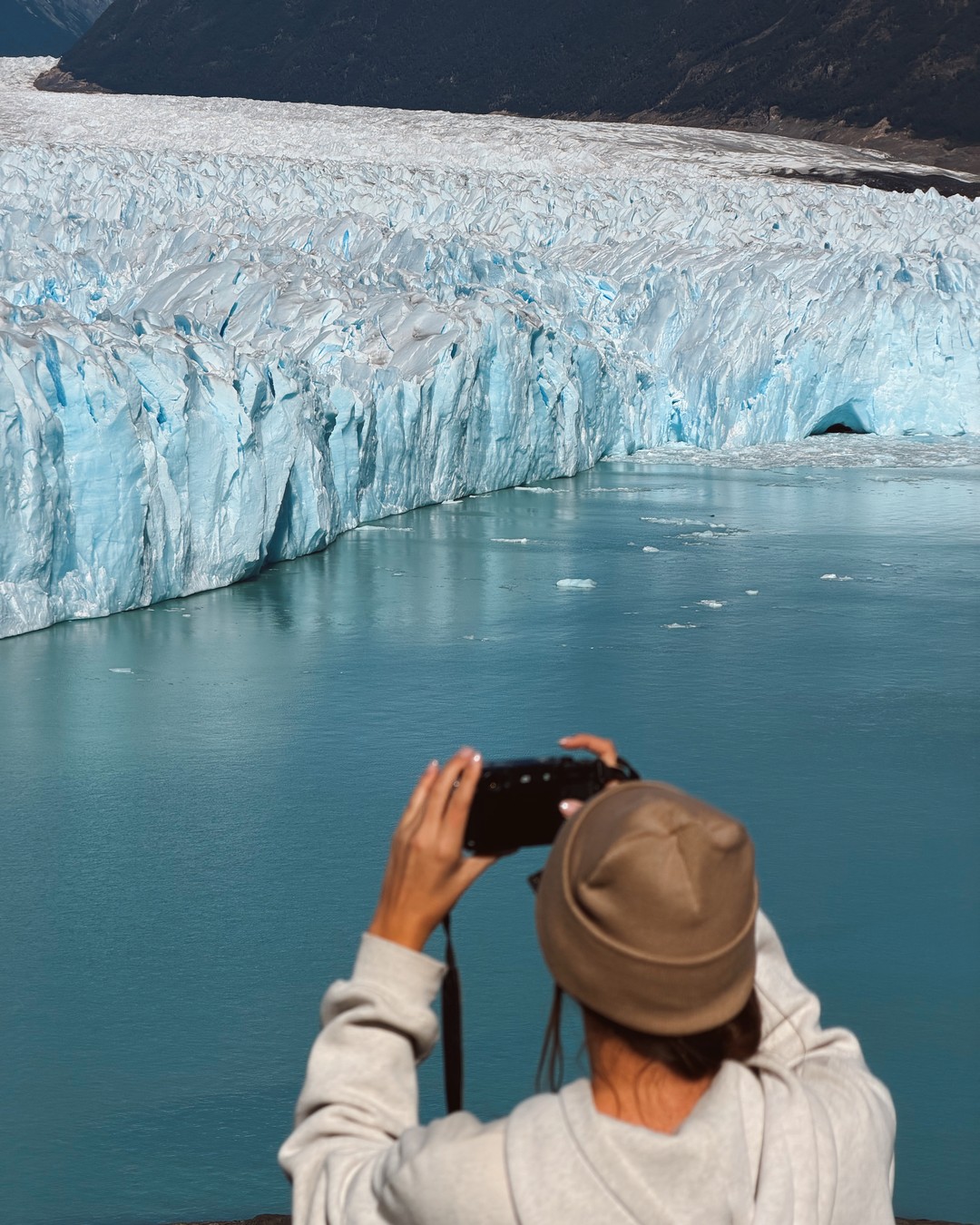 Ellen photographing the face of Perito Moreno Glacier
