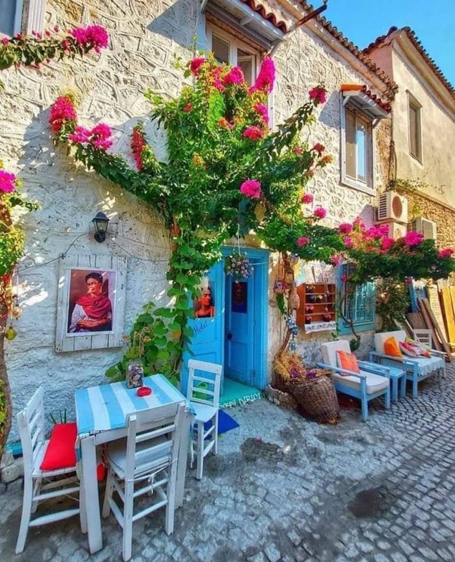 The streets of Alaçatı