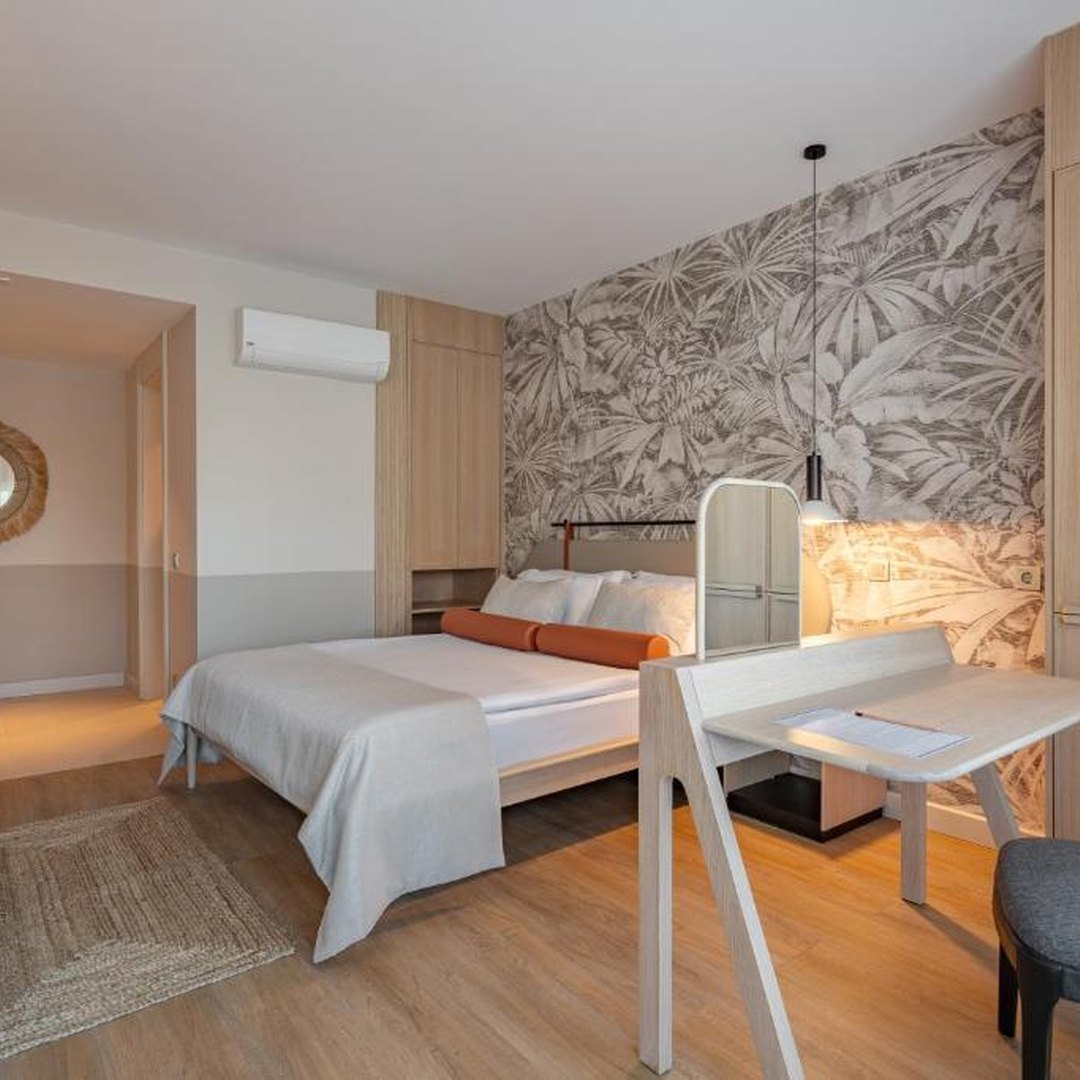 Oli Hotel and Suites